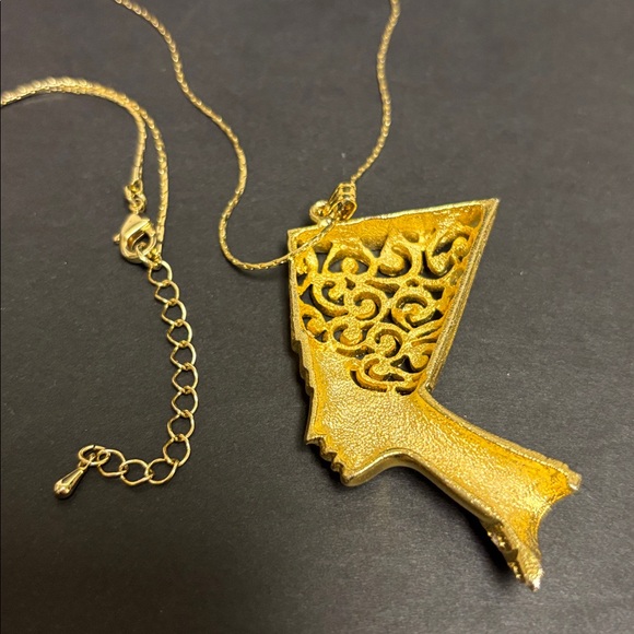 Vintage 1980s Queen Nefertiti Gold Tone and Rhinestone Pendant - Picture 7 of 8